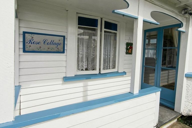 Photo of property in 22 Russell Street, Westport, 7825