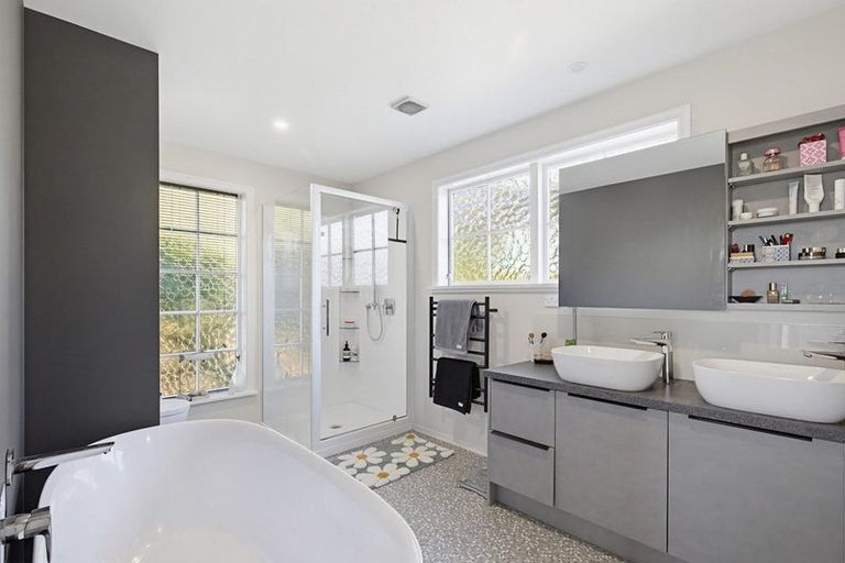 Photo of property in 4 Parklands Drive, Karori, Wellington, 6012