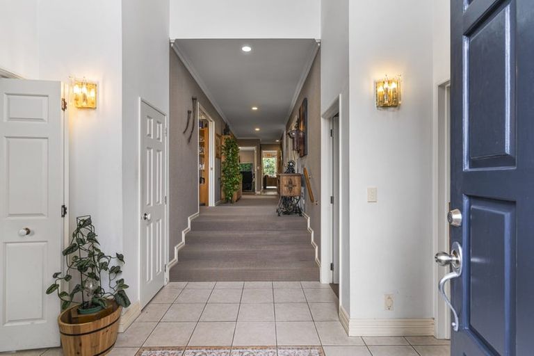 Photo of property in 29 Bronte Place, Somerville, Auckland, 2014