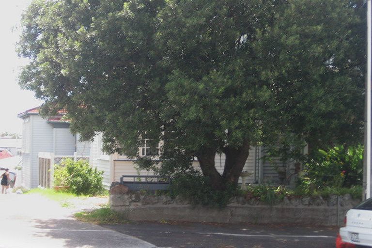 Photo of property in 12 Church Street, Devonport, Auckland, 0624
