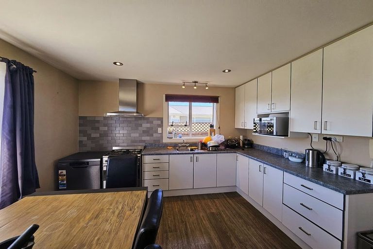 Photo of property in 82 Blankney Street, Hornby, Christchurch, 8042