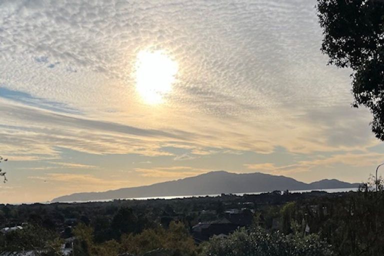 Photo of property in 61 Kakariki Grove, Waikanae, 5036