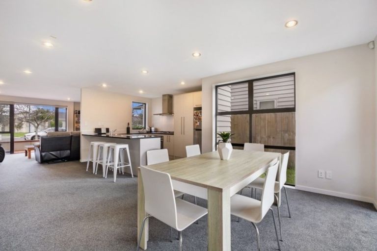 Photo of property in 5 Popokatea Drive, Takanini, 2112