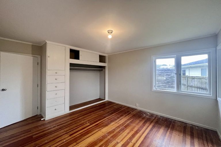 Photo of property in 3 Ozich Avenue, Te Atatu South, Auckland, 0610