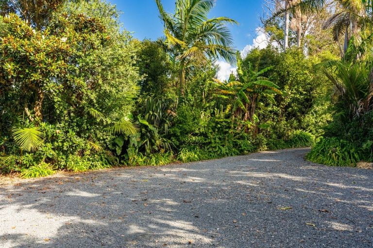 Photo of property in 334 Cove Road, Waipu, 0582