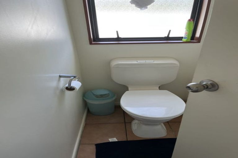 Photo of property in 7 Loughanure Place, Massey, Auckland, 0614