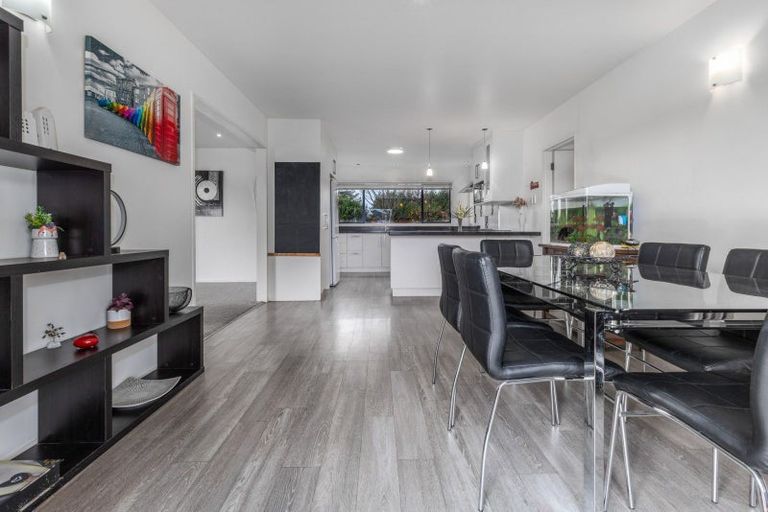 Photo of property in 14 Okarito Avenue, Levin, 5510