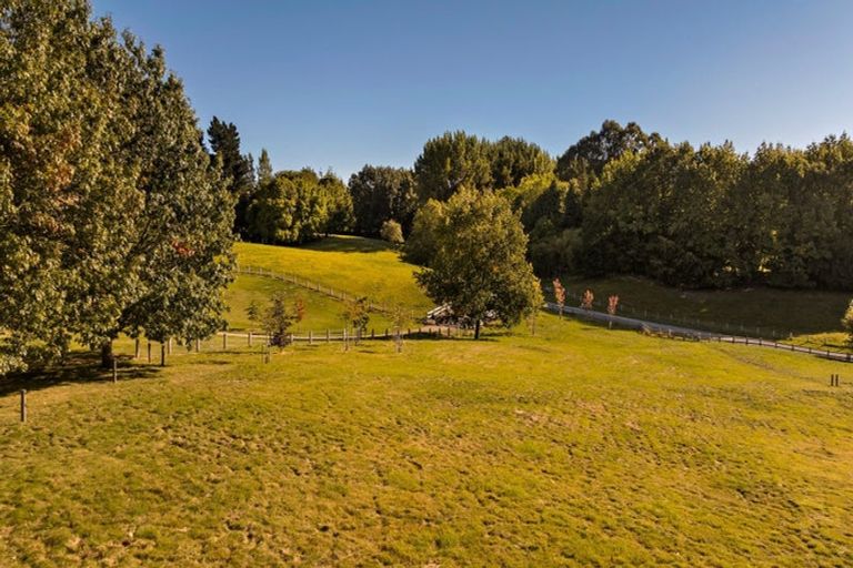 Photo of property in 32 Hogans Gully Road, Arrowtown, 9371