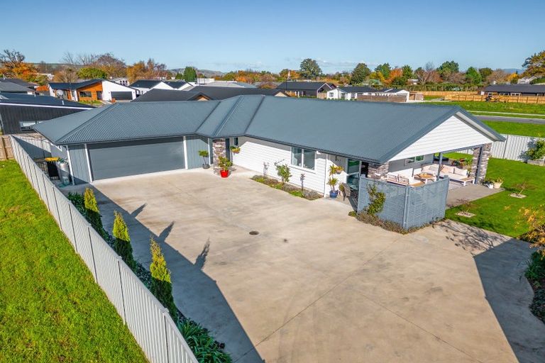 Photo of property in 32 Westwood Avenue, Greytown, 5712