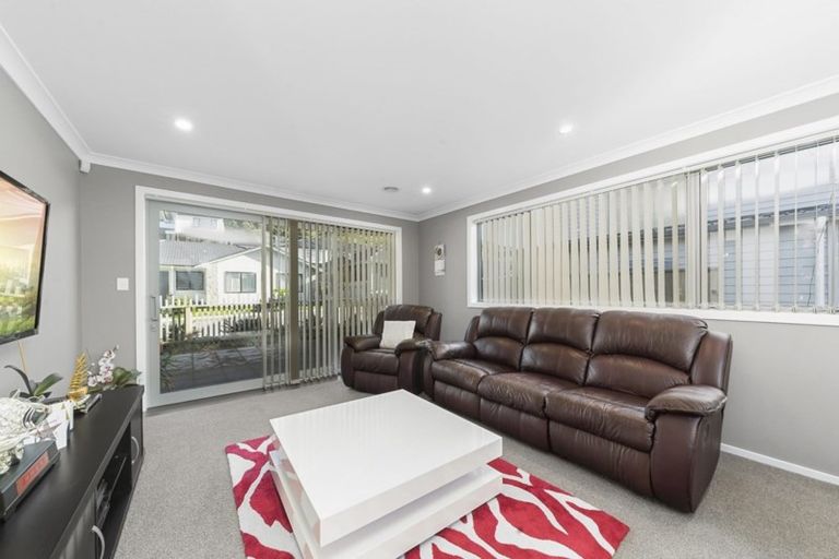 Photo of property in 18 Rochdale Drive, Churton Park, Wellington, 6037