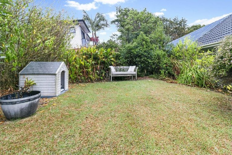 Photo of property in 1/6 Mahuta Grove, Northcote, Auckland, 0627