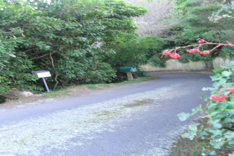 Photo of property in 1 Maramanui Way, Karaka Bays, Wellington, 6022