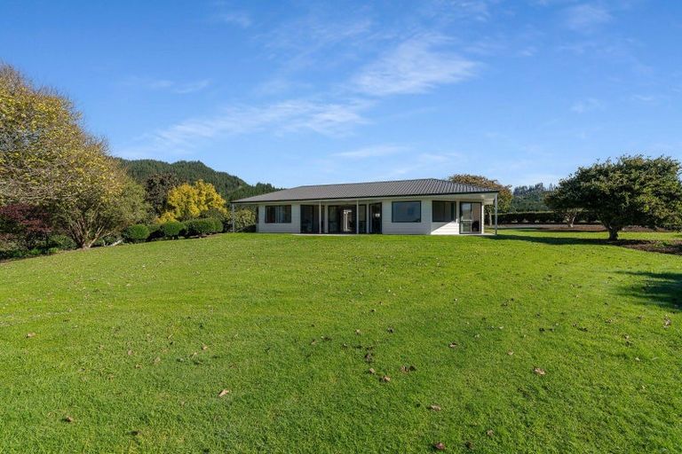 Photo of property in 24 Julian Road, Onemana, Whangamata, 3691