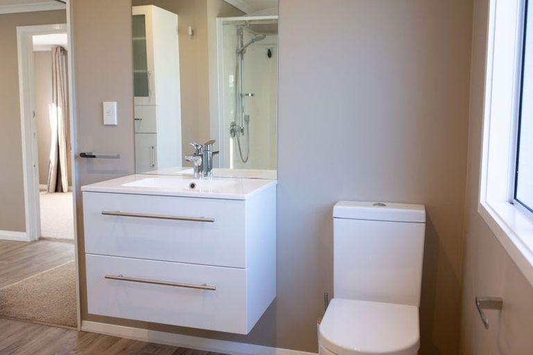 Photo of property in 5a Waimarie Avenue, Paraparaumu, 5032