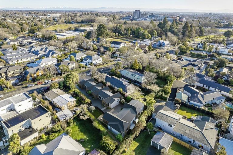 Photo of property in 30 Clyde Road, Upper Riccarton, Christchurch, 8041