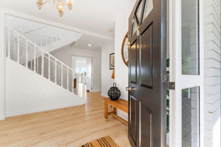 Photo of property in 6 Puriri Place, Sandspit, Warkworth, 0982