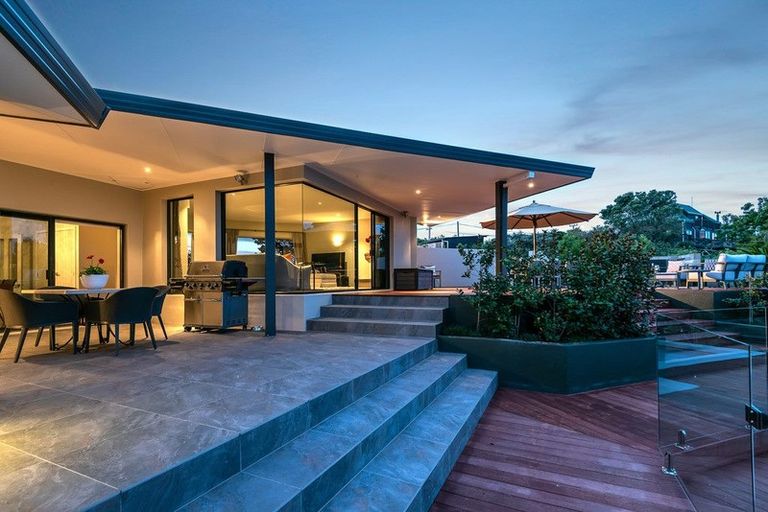 Photo of property in 141 Point View Drive, East Tamaki Heights, Auckland, 2016