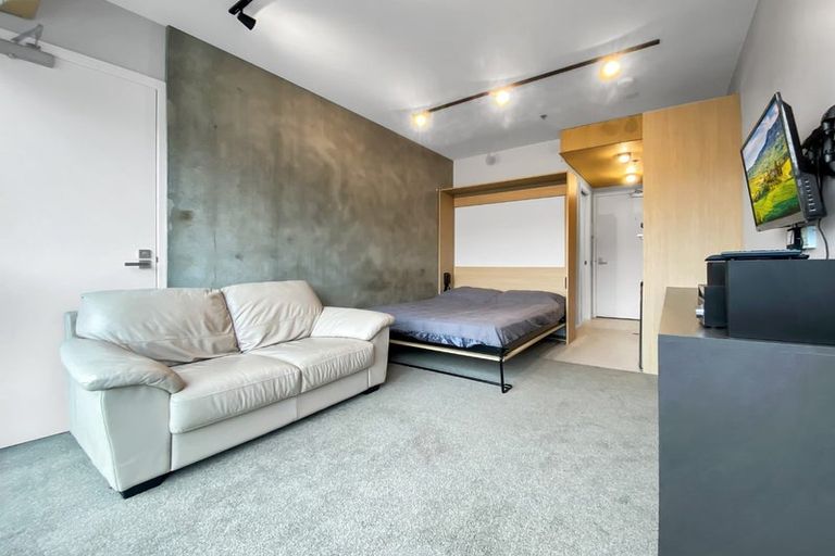 Photo of property in Vedado Apartments, 208/41u Hopper Street, Mount Cook, Wellington, 6011