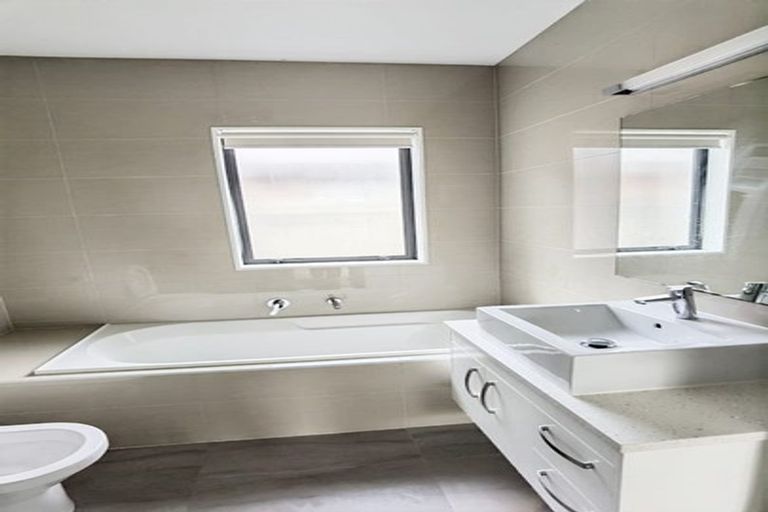 Photo of property in 3 Kotuku Crescent, Takanini, 2112