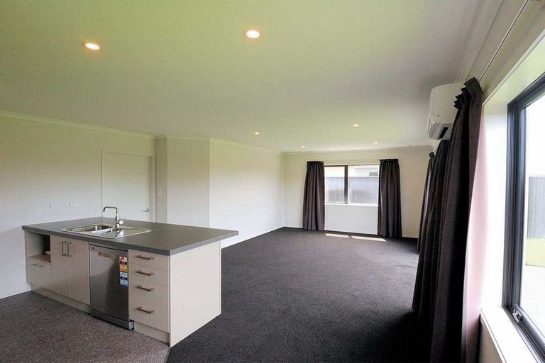 Photo of property in 25 Ragley Way, Rolleston, 7615