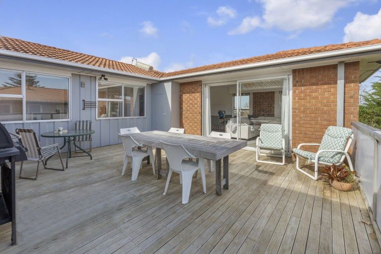 Photo of property in 19c Te Anau Place, Pakuranga Heights, Auckland, 2010