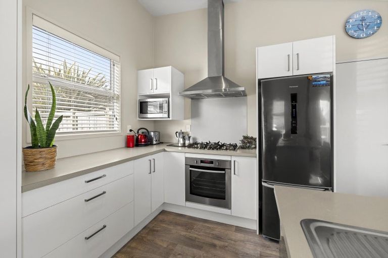 Photo of property in 25 Robertson Street, Raglan, 3225