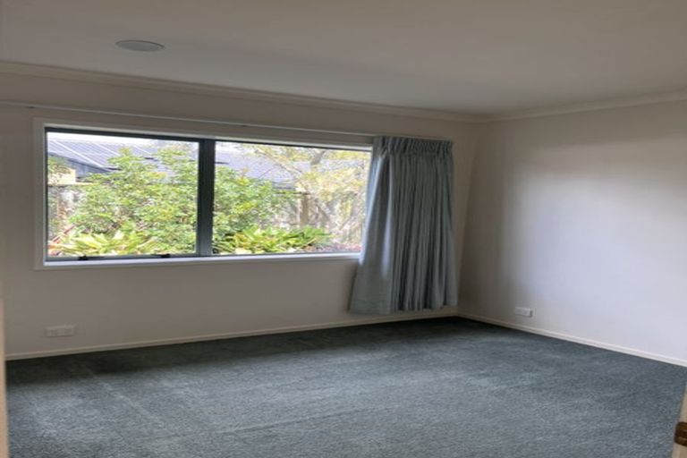 Photo of property in 3 Russett Grove, Henderson, Auckland, 0612