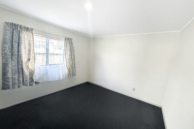 Photo of property in 2 Vine Street, Mangere East, Auckland, 2024