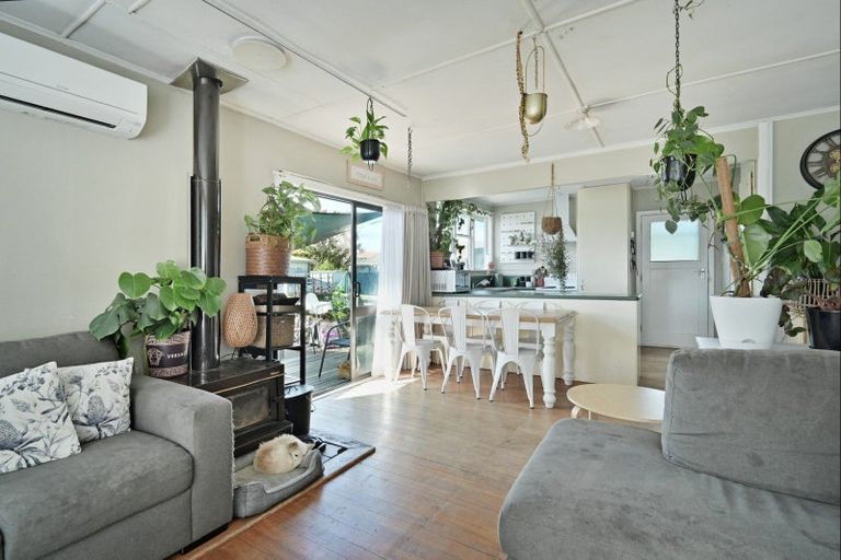 Photo of property in 408 Huia Street, Camberley, Hastings, 4120