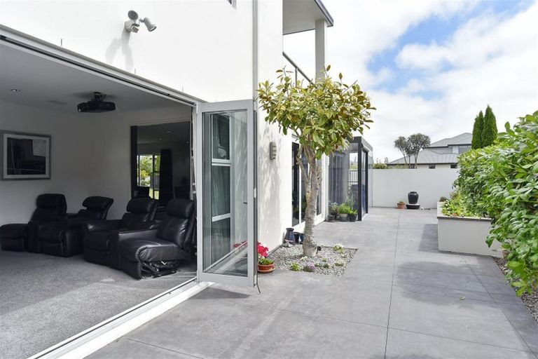 Photo of property in 2 Brookwater Avenue, Northwood, Christchurch, 8051