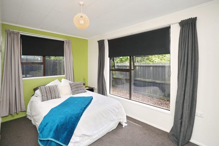 Photo of property in 33 Seymour Street, Hornby, Christchurch, 8042