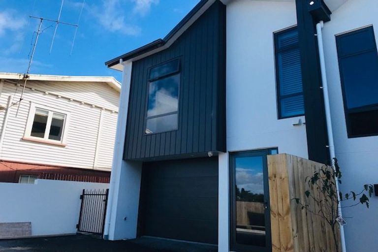 Photo of property in 25u1 Thackeray Street, Hamilton Lake, Hamilton, 3204