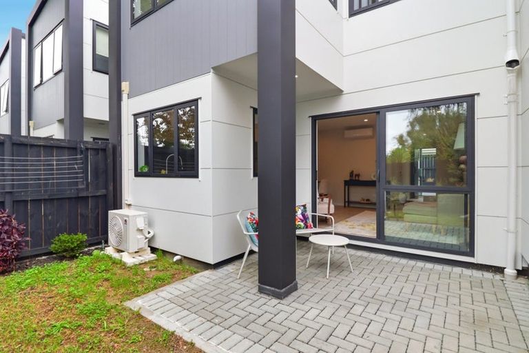 Photo of property in 2/7 Tapu Road, Huapai, Kumeu, 0810