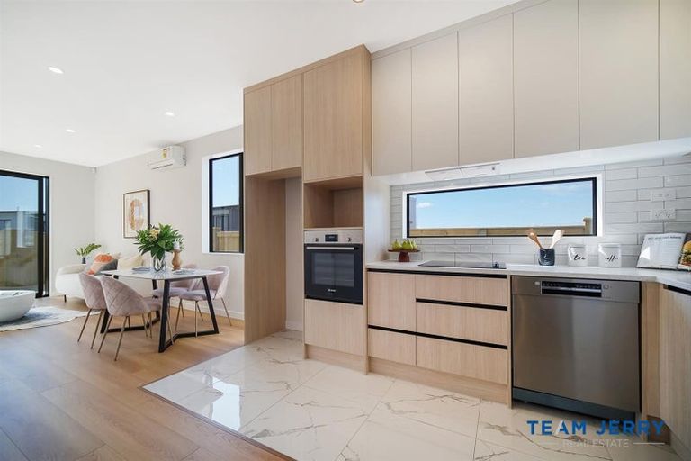Photo of property in 5 Tieke Lane, Kenepuru, Porirua, 5022