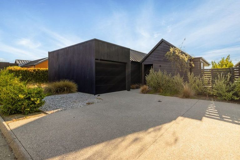 Photo of property in 12 Fife Court, Jacks Point, Queenstown, 9371