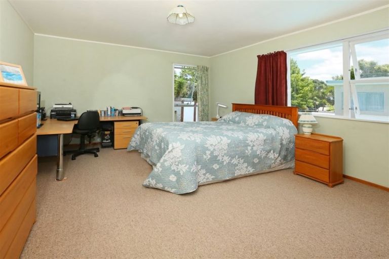 Photo of property in 4 Eyre Street, Henderson, Auckland, 0612