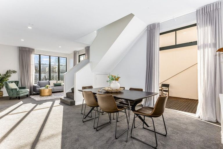 Photo of property in 10 Upland Road, Kelburn, Wellington, 6012