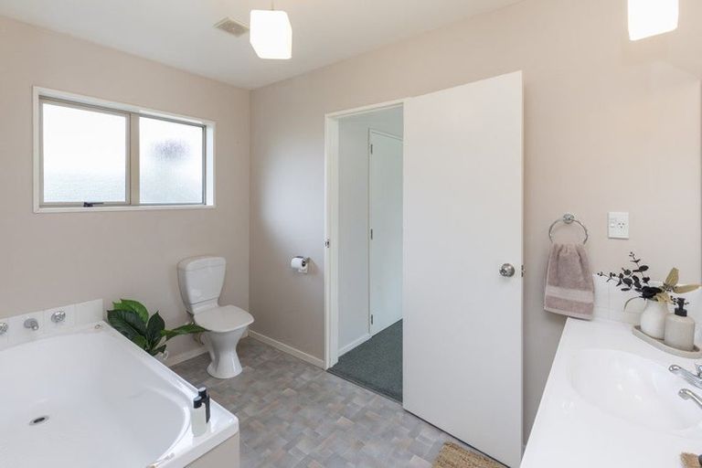 Photo of property in 12 Marble Wood Drive, Papanui, Christchurch, 8053