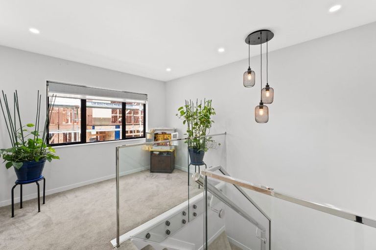 Photo of property in 222c Pakuranga Road, Pakuranga Heights, Auckland, 2010