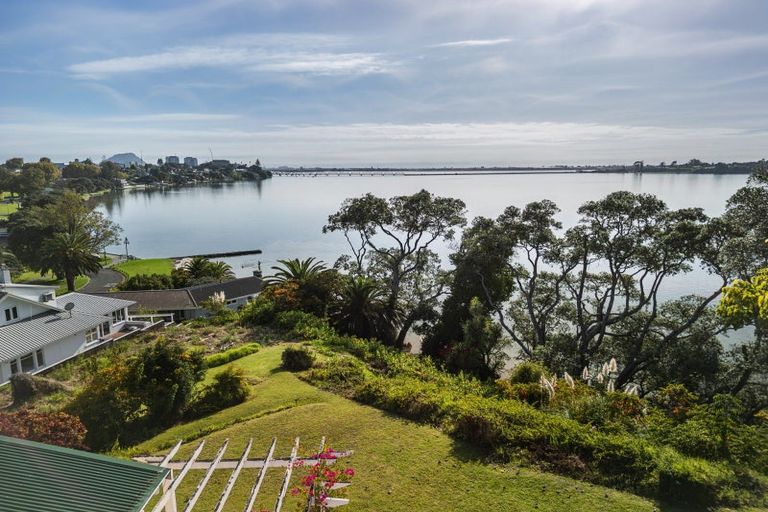 Photo of property in 1 Eleventh Avenue, Tauranga, 3110