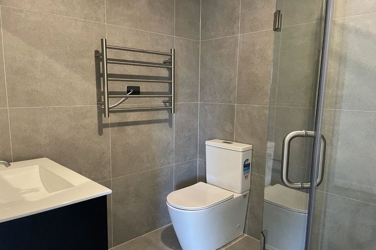 Photo of property in 2/9 Kamaka Road, Mangere Bridge, Auckland, 2022