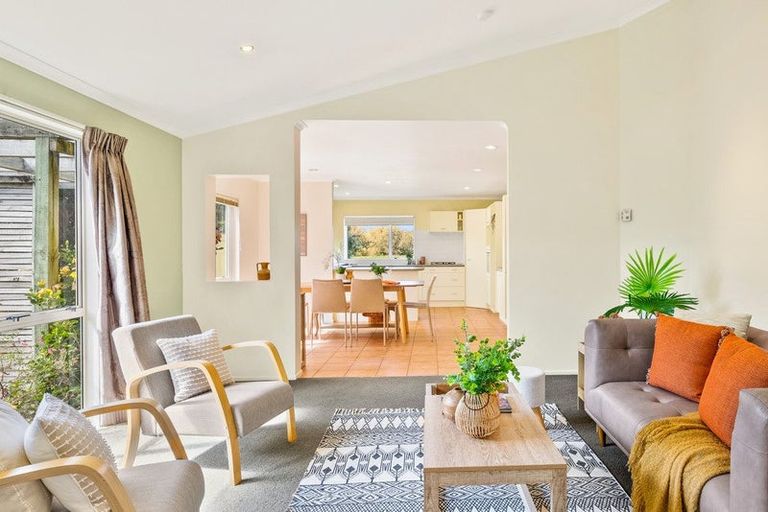 Photo of property in 11 Avion Terrace, Raumati Beach, Paraparaumu, 5032