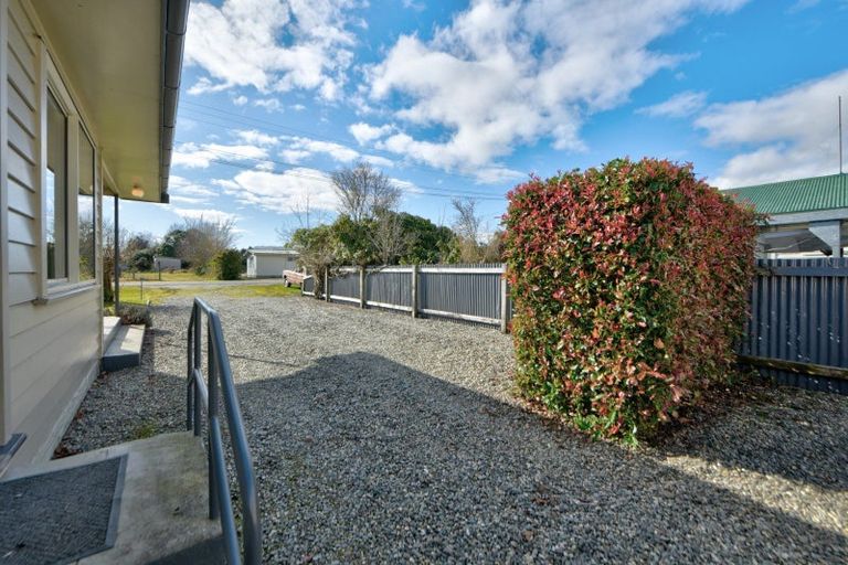 Photo of property in 42 Newburn Street, Waikaia, 9778