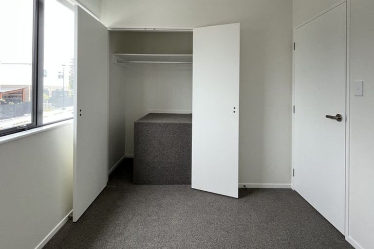 Photo of property in 15 Jabuka Street, Glen Eden, Auckland, 0602