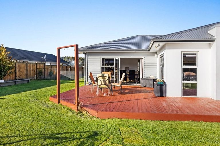 Photo of property in 22 Mercade Close, Stratford, 4332