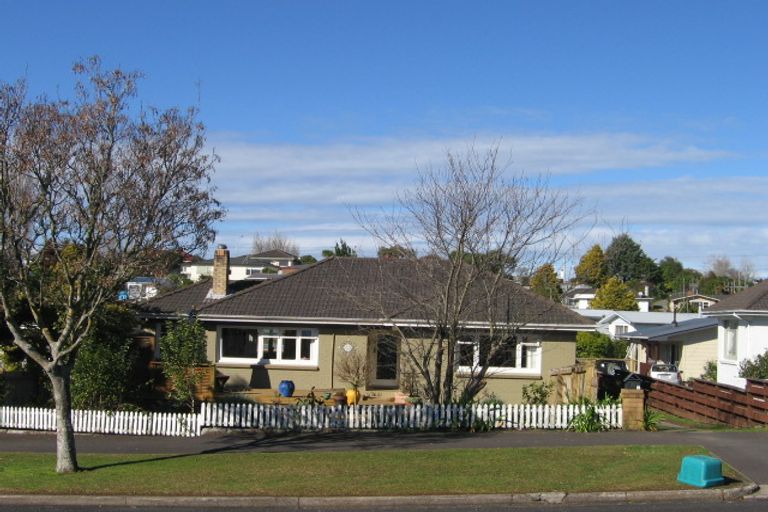 Photo of property in 37 Hinton Avenue, Forest Lake, Hamilton, 3200