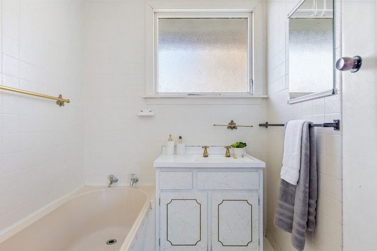 Photo of property in 218 Yaldhurst Road, Avonhead, Christchurch, 8042