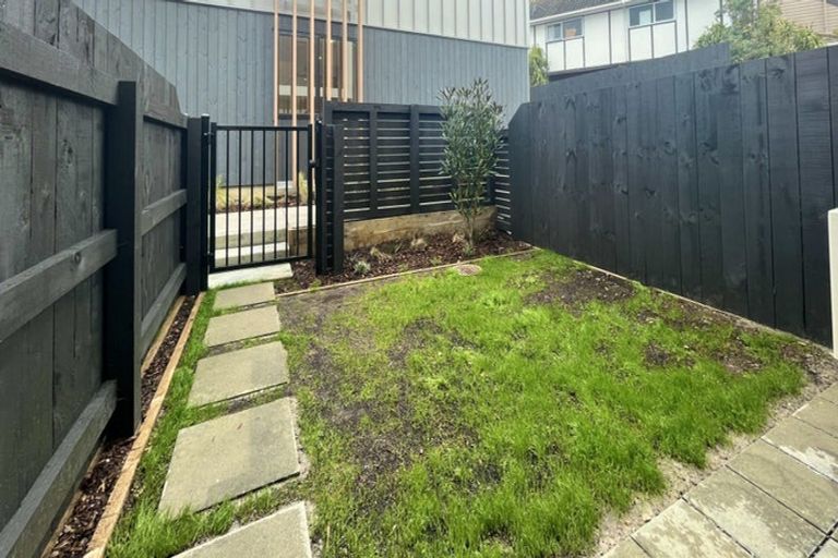 Photo of property in 22/82 East Coast Road, Milford, Auckland, 0620