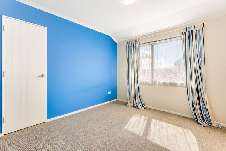Photo of property in 92 Navigation Drive, Whitby, Porirua, 5024