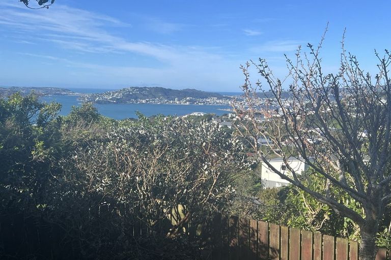 Photo of property in 1 Rajputana Way, Khandallah, Wellington, 6035